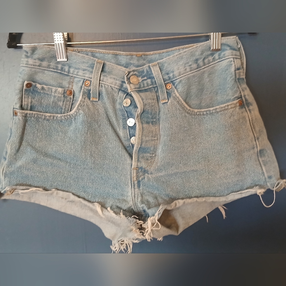 Levi's 501 Light Blue Denim Button-Fly Cutoff Shorts, size small